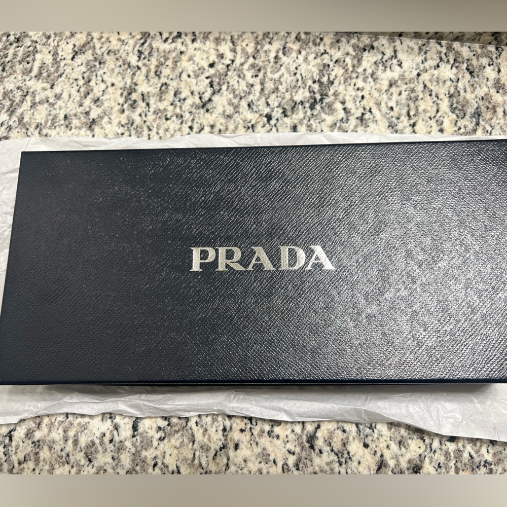 Prada Travel Slippers new - Picture 9 of 9
